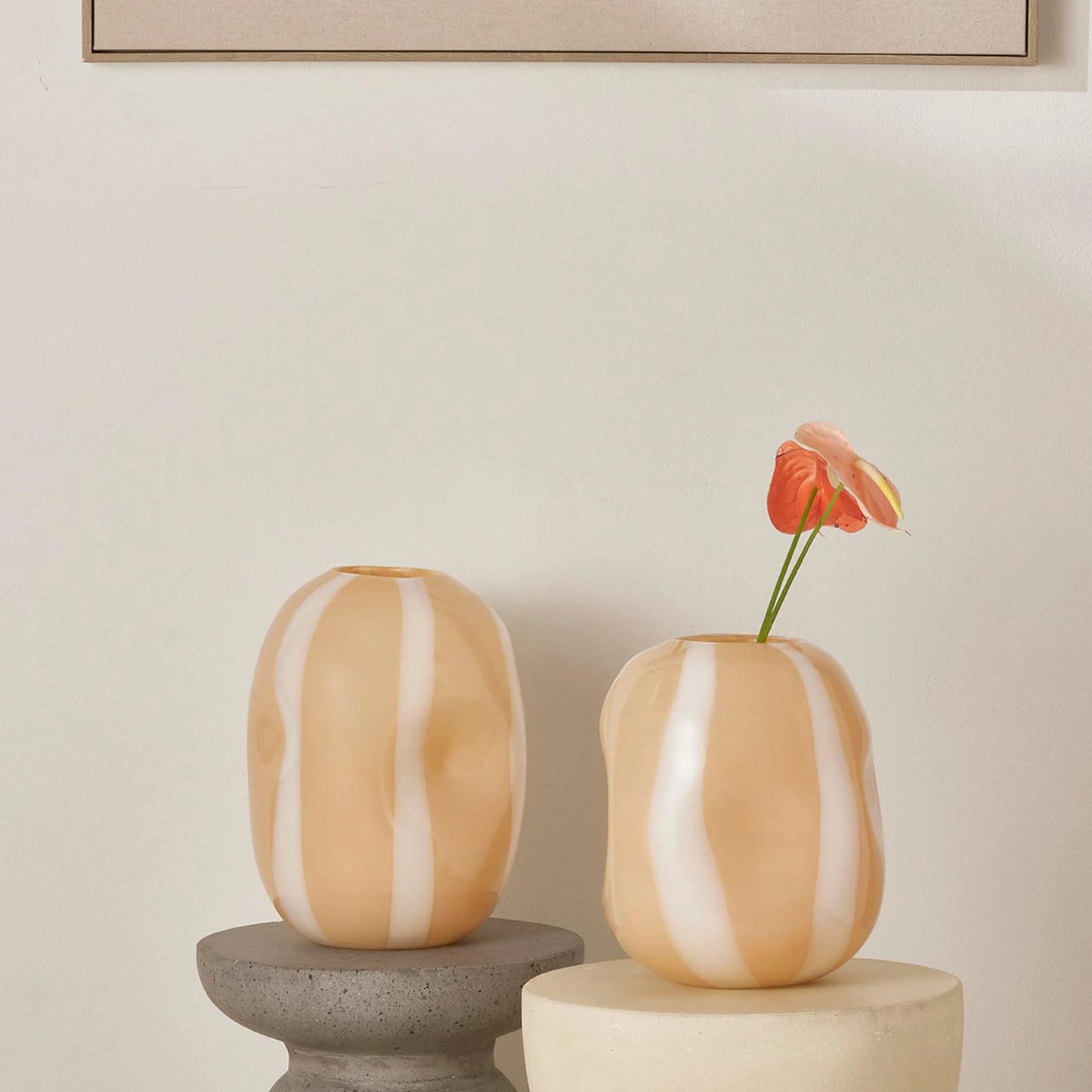 Vaso Listrado de Vidro Rhea 29 cm - Laranja c/ Off White