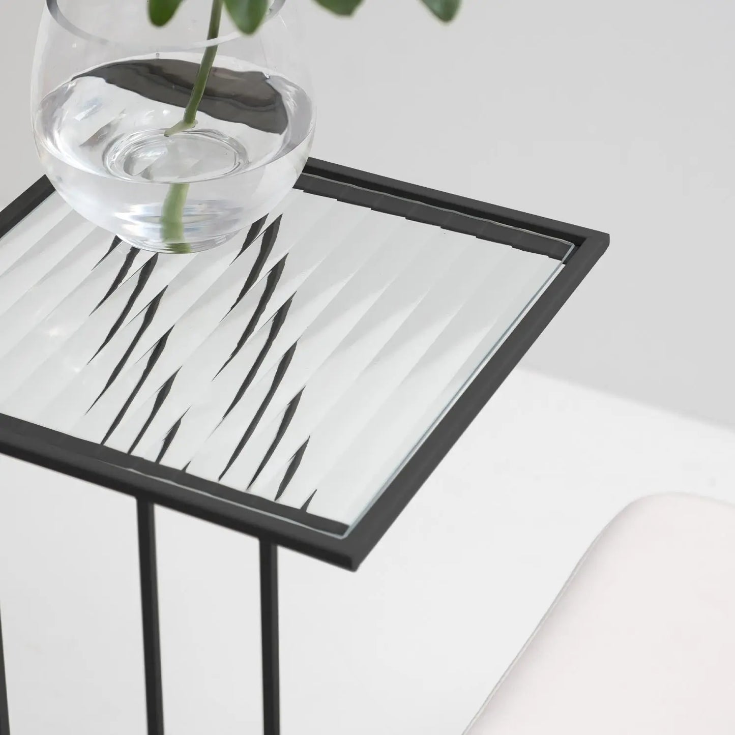 Homedock Mesa Lateral de Metal Murphy 65 cm - Preto Linee