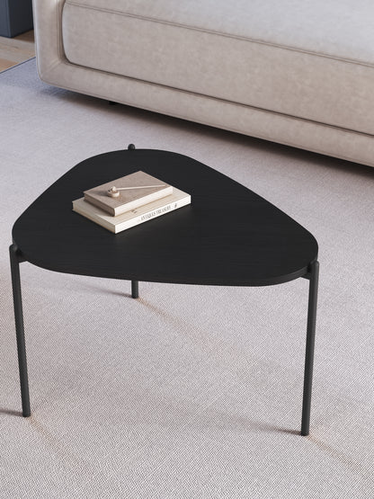 Mesa de Centro Orgânica com Pés em Aço Nami 59 cm - Preto Fosco