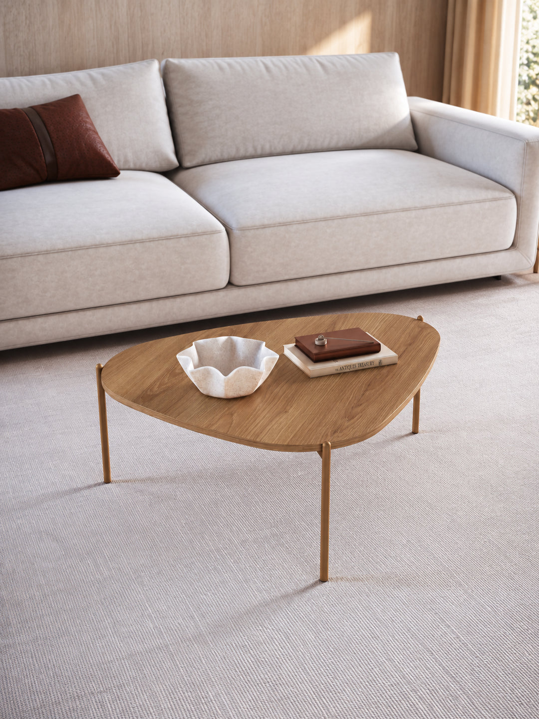 Mesa de Centro Orgânica com Pés em Aço Nami 77 cm - Mel c/ Dourado