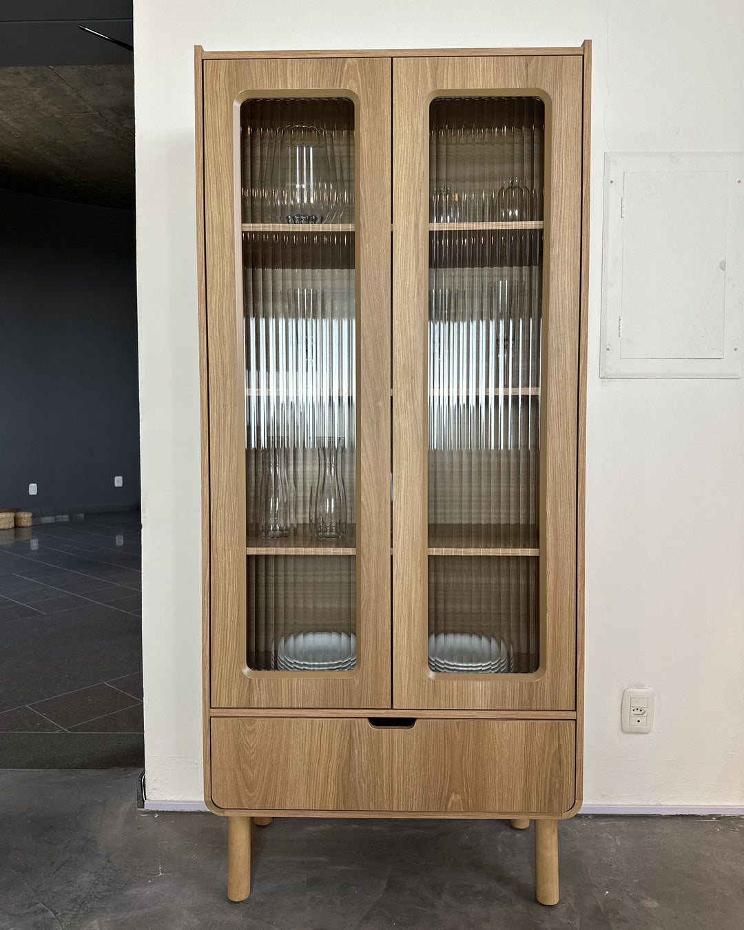 Cristaleira Orgânica 2 Portas Yume 80 cm - Mel