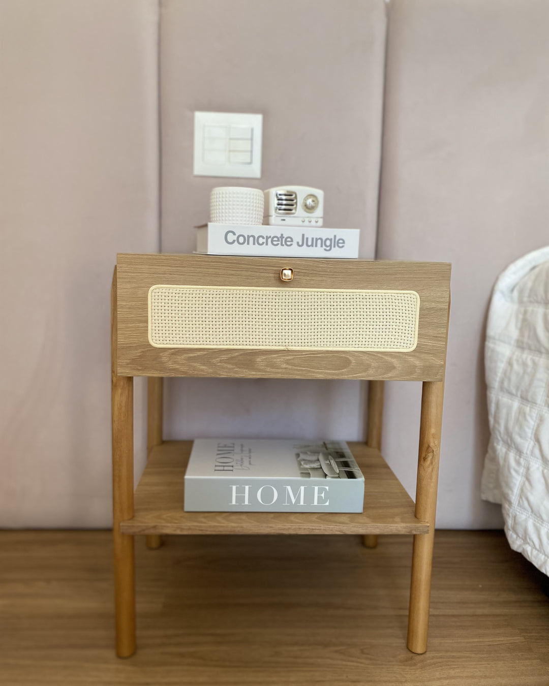 Mesa de Cabeceira 1 Gaveta Palhinha Urdi 48 cm - Mel