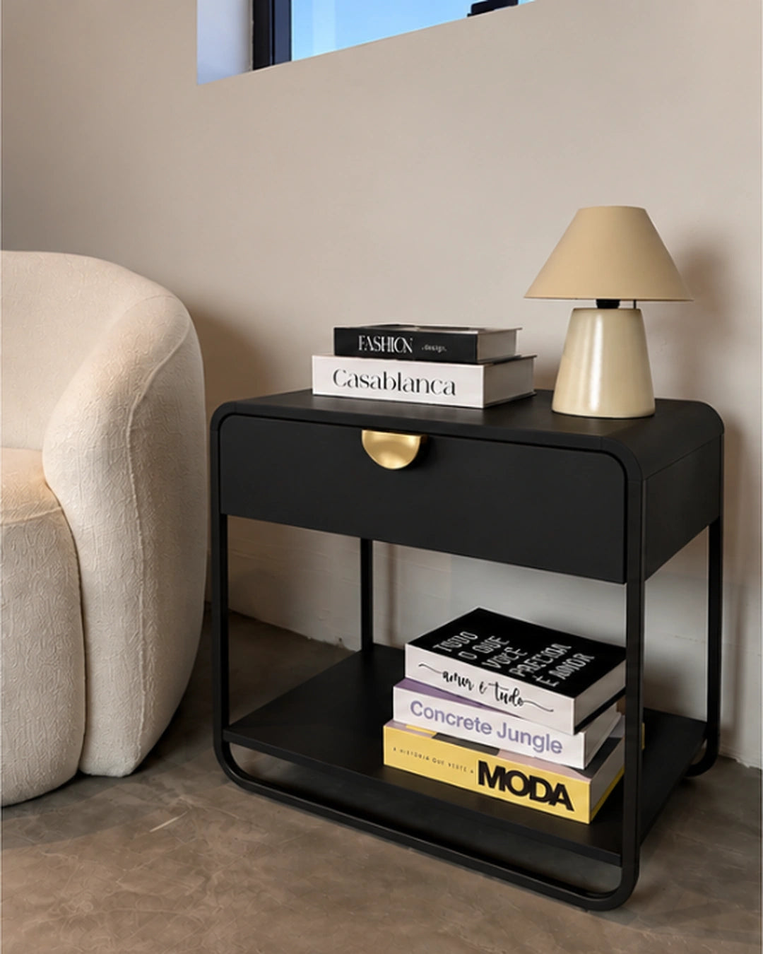 Mesa de Cabeceira com 1 Gaveta Dunna 60 cm - Preto c/ Dourado