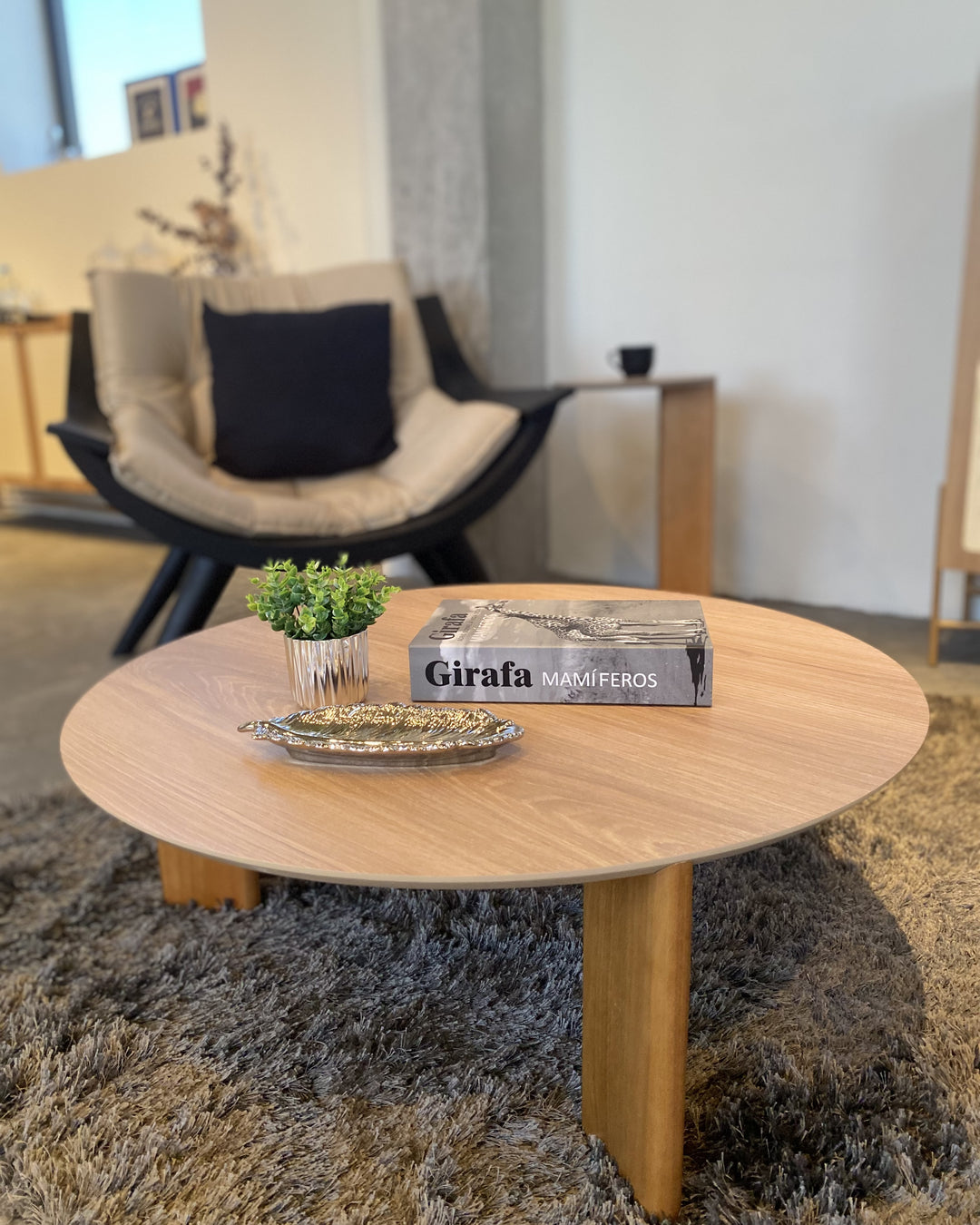 Mesa de Centro Redonda com Pés de Madeira Maciça Moova 80 cm - Mel