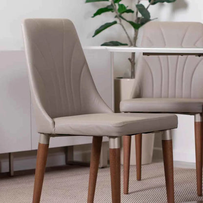 Conjunto de 4 Cadeiras de Madeira Maciça Estofada Lara - Natural c/ PU Fendi - Champanhe