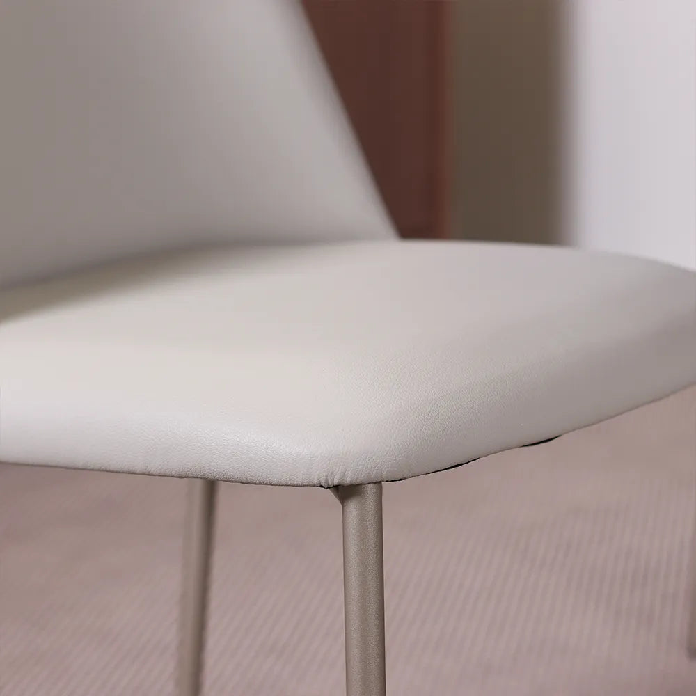 Conjunto de Jantar Mesa Orgânica Kalyx 4 Cadeiras Lucille - Champanhe c/ Canella - Off White