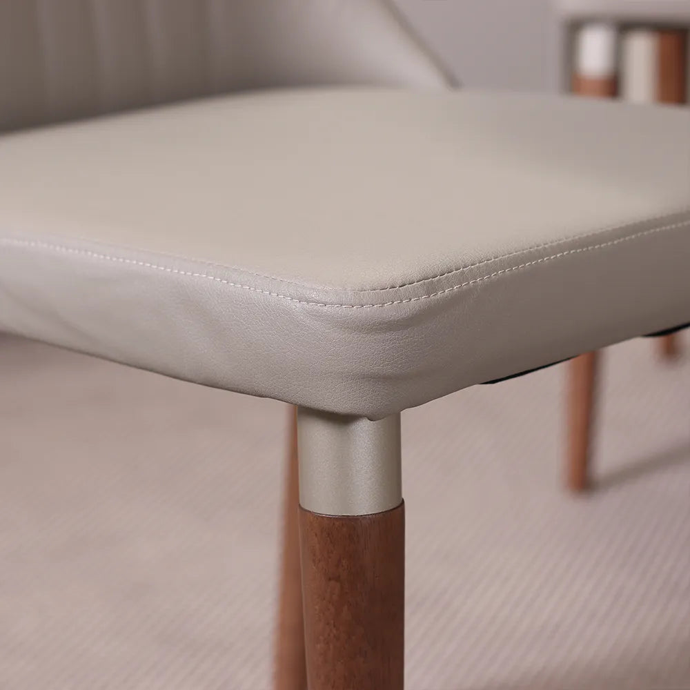 Conjunto de Jantar Mesa Redonda com Vidro Cloe 4 Cadeiras Lara - Champanhe c/ Off White - Fendi