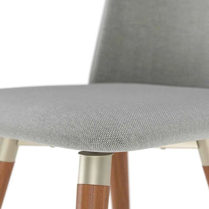 Conjunto de 4 Cadeiras de Madeira Maciça Estofada Dakota - Natural c/ Linho Cinza - Champanhe