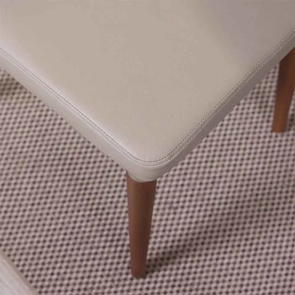Conjunto de 4 Cadeiras de Madeira Maciça Estofada Lara - Natural c/ PU Fendi - Champanhe