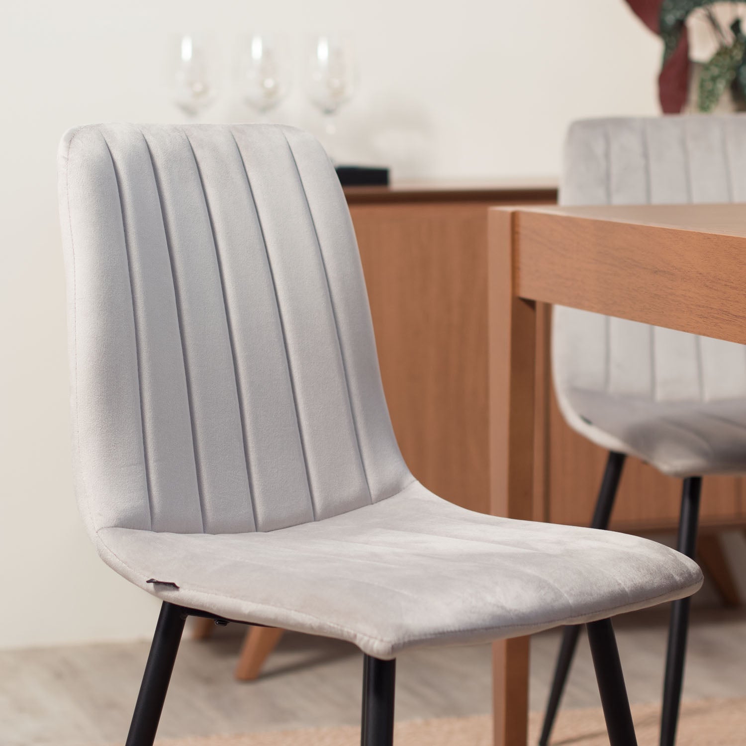 Homedock Conjunto de Jantar Mesa Extensível Molise 4 Cadeiras Sia - Natural c/ Fendi Móveis Província