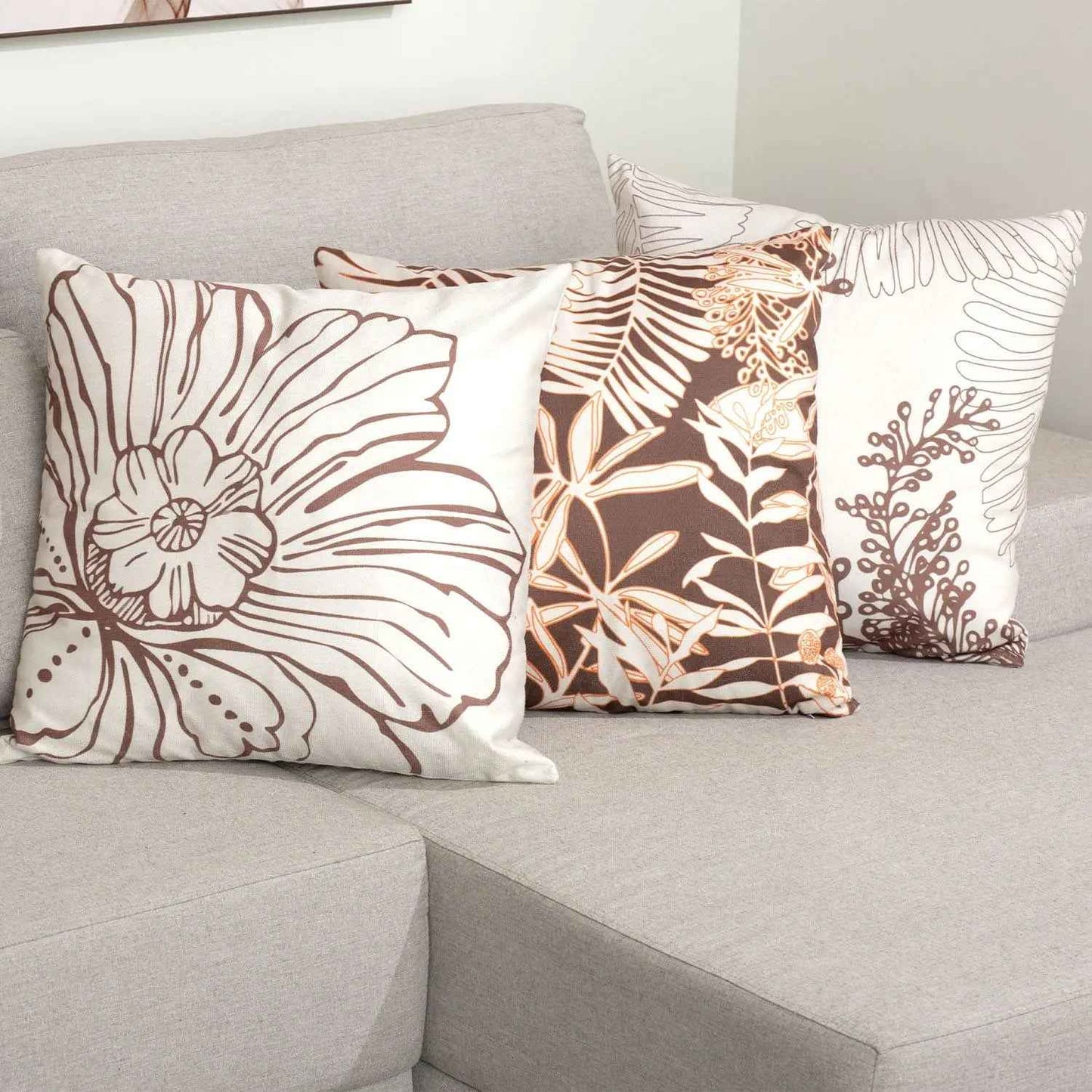Capa da Almofada Veludo Florear 43 x 43 cm - Off White c/ Flor Marrom