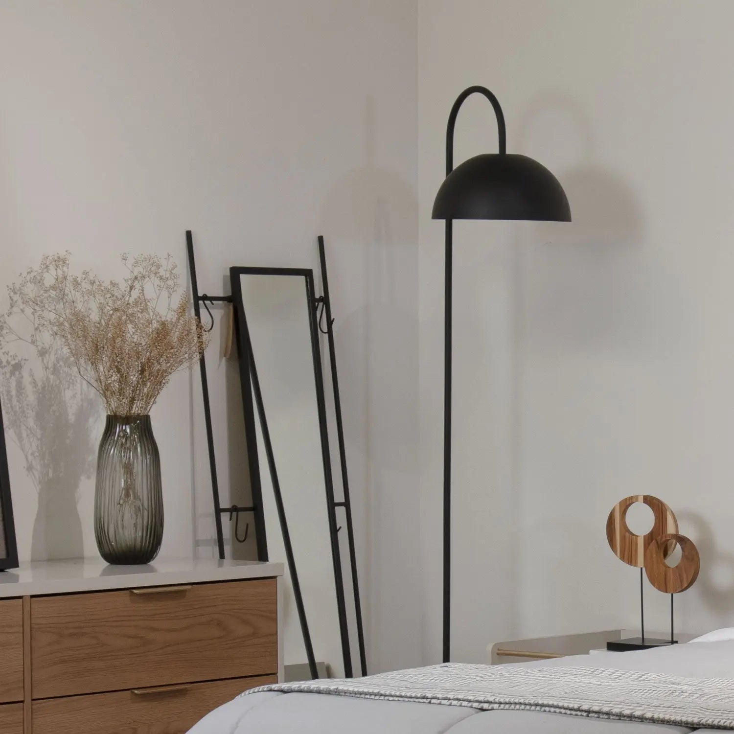 Homedock Escadinha de Metal com Espelho Léa 156 cm - Preto Linee