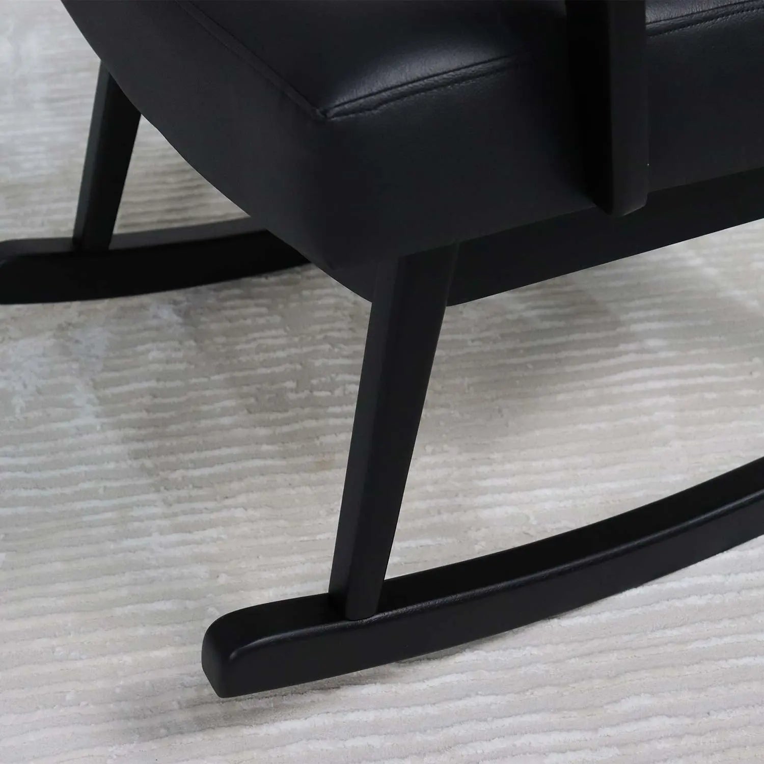 Cadeira de Balanço em Metal Titanium Preto 85 cm - Homedock