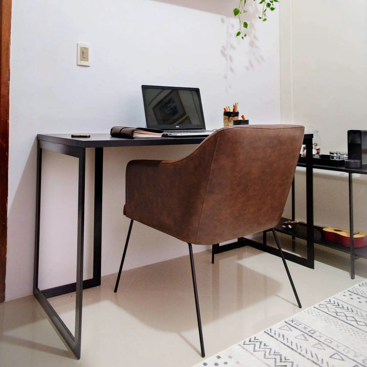Homedock Poltrona Beatrice - PU Whisky Moveis