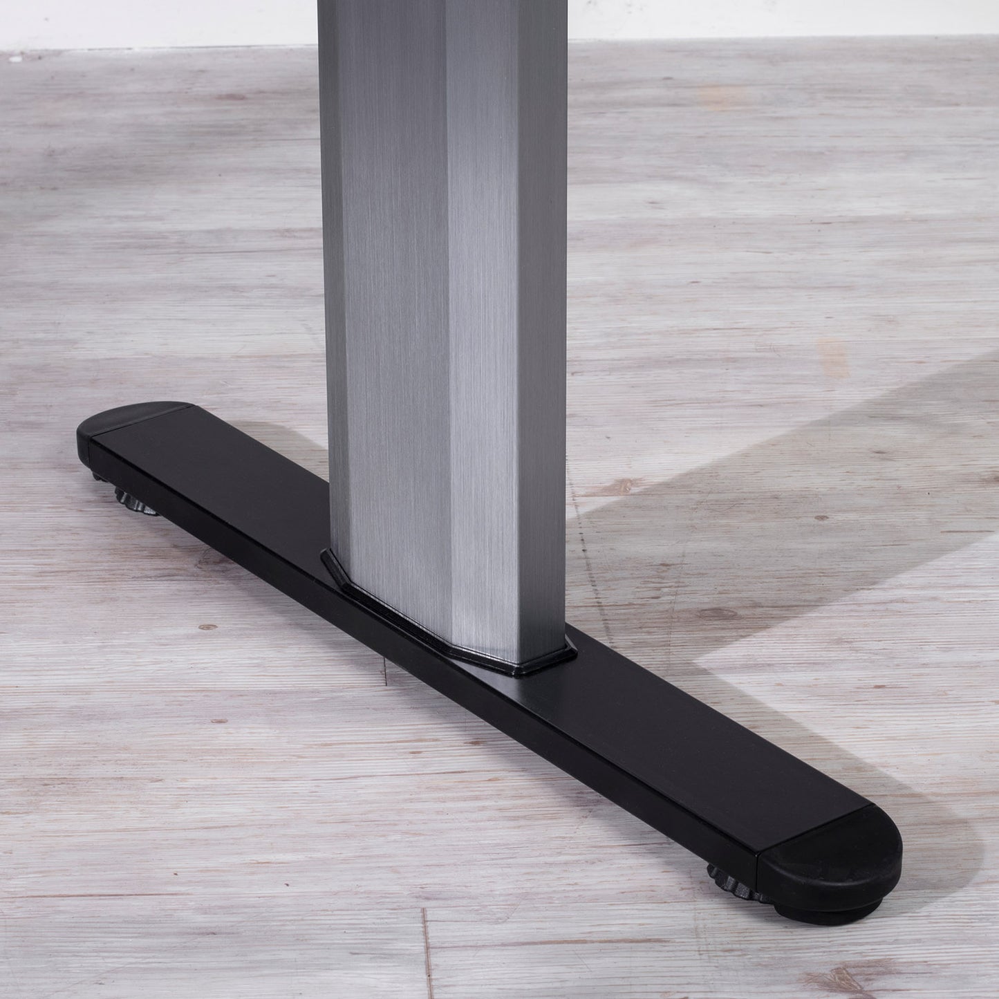 Mesa com Regulagem de Altura Elétrica e Stand Lift 134 cm - Preto Fosco c/ Prata