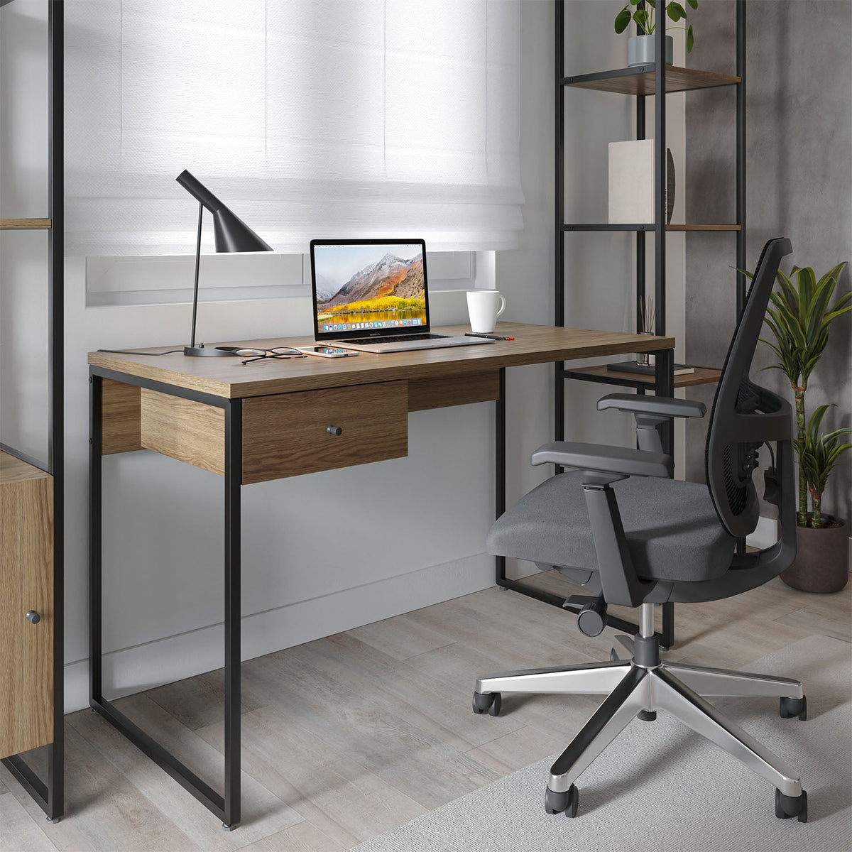 Homedock Escrivaninha com 1 Gaveta Voss 120 cm - Freijó c/ Preto Fosco Móveis Província